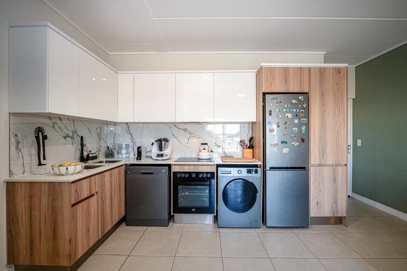 To Let 2 Bedroom Property for Rent in Sandown Western Cape